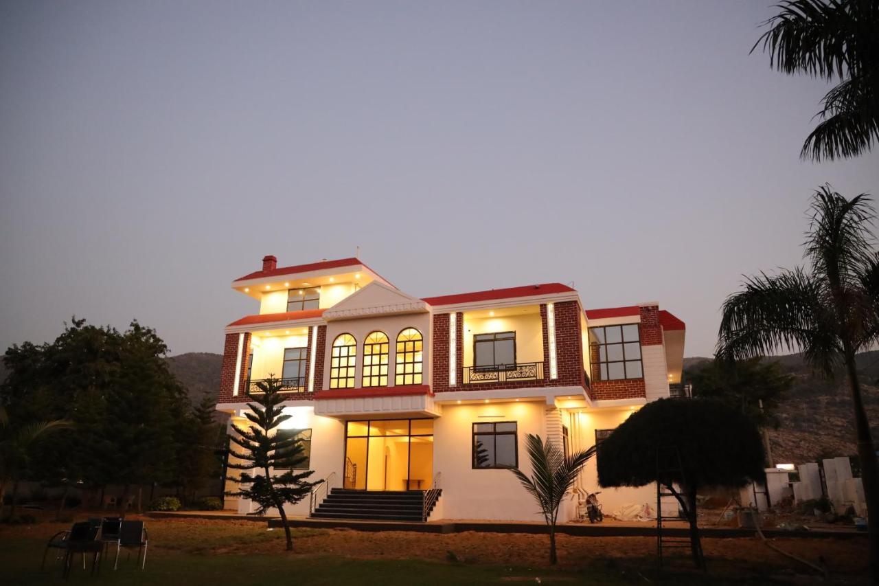 วินเทอร์ เมาน์เทน รีสอร์ต Hotel พุชการ์ ภายนอก รูปภาพ