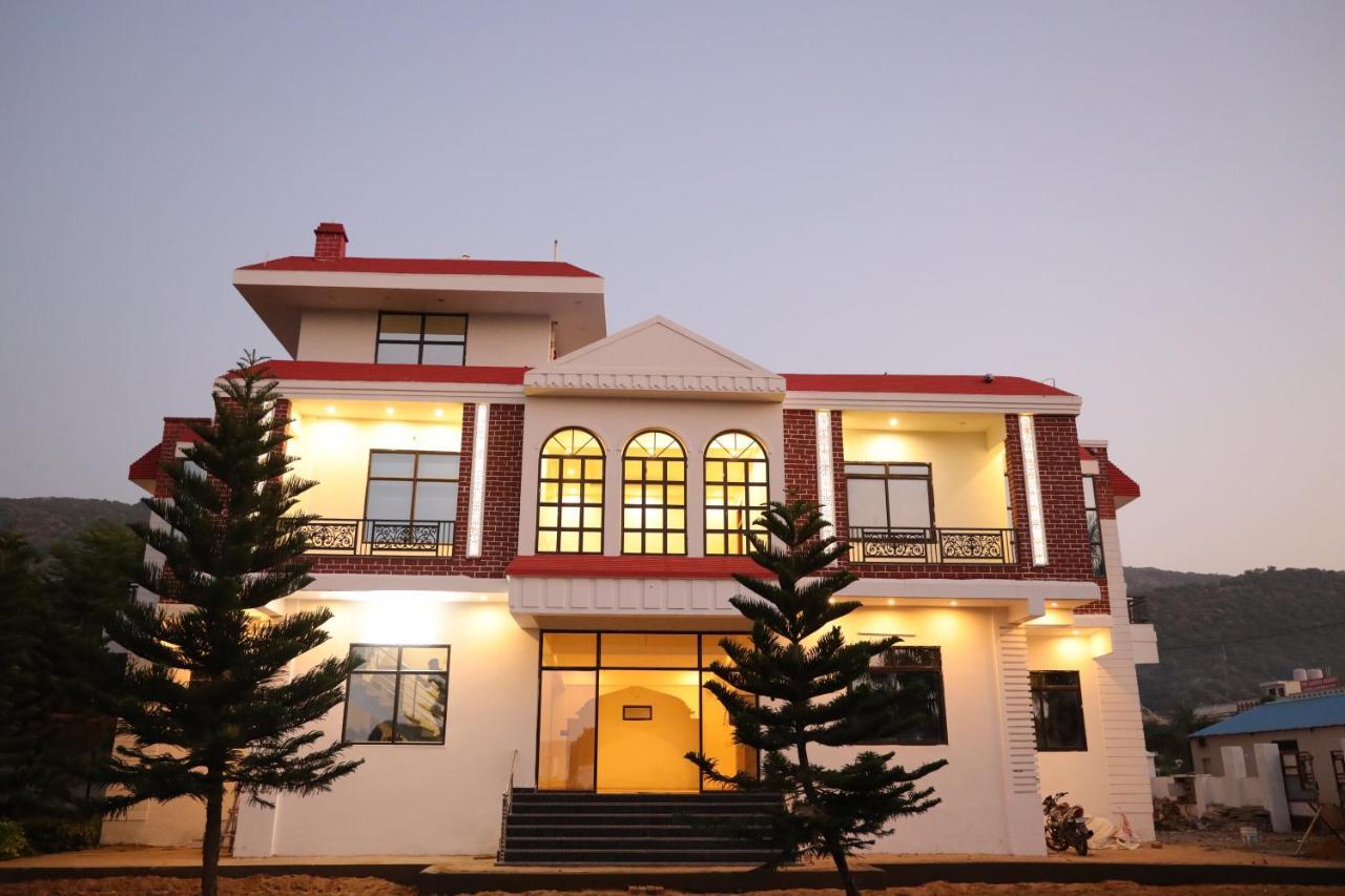 วินเทอร์ เมาน์เทน รีสอร์ต Hotel พุชการ์ ภายนอก รูปภาพ