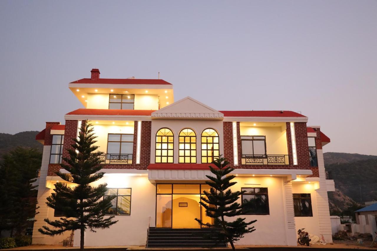 วินเทอร์ เมาน์เทน รีสอร์ต Hotel พุชการ์ ภายนอก รูปภาพ