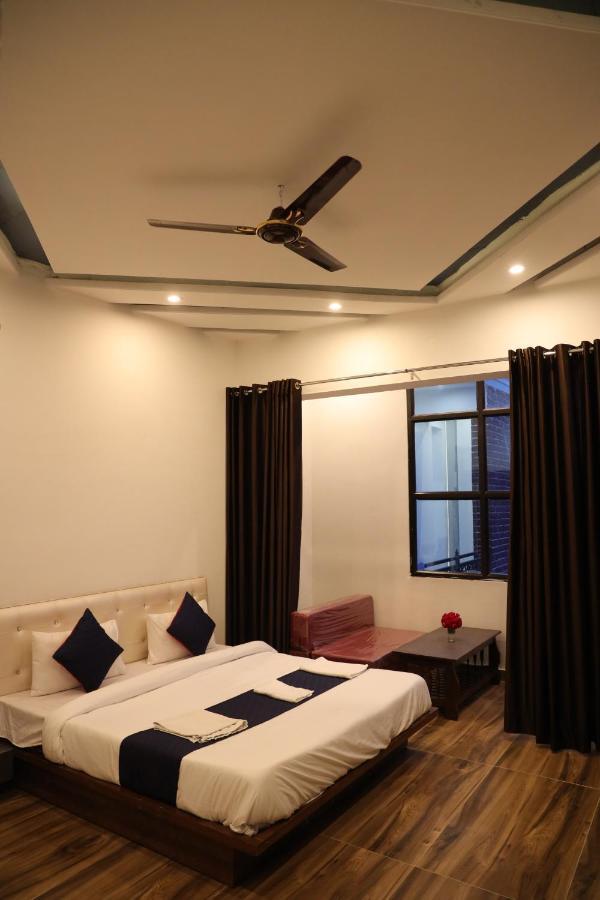 วินเทอร์ เมาน์เทน รีสอร์ต Hotel พุชการ์ ภายนอก รูปภาพ